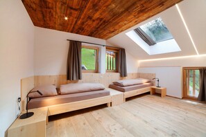 2 bedrooms, free WiFi, bed sheets - Apartment 'Herrischner 2' with mountain views, private terrace and Wi-Fi (Moos in Passeier)