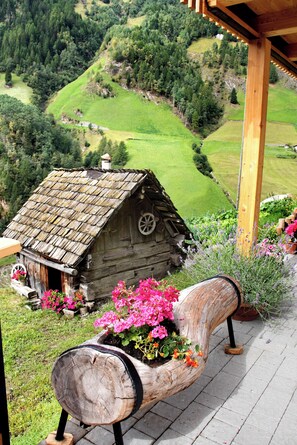 Property grounds - Apartment 'Herrischner 2' with Mountain View, Private Terrace and Wi-Fi (Moos in Passeier)