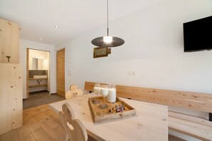 Dining - Apartment 'Herrischner 1' with Mountain View, Private Terrace and Wi-Fi (Moos in Passeier)