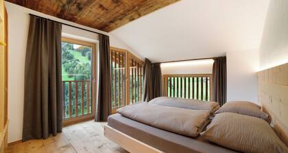 Holiday Apartment 'Herrischner 1' with Mountain View, Private Terrace and Wi-Fi