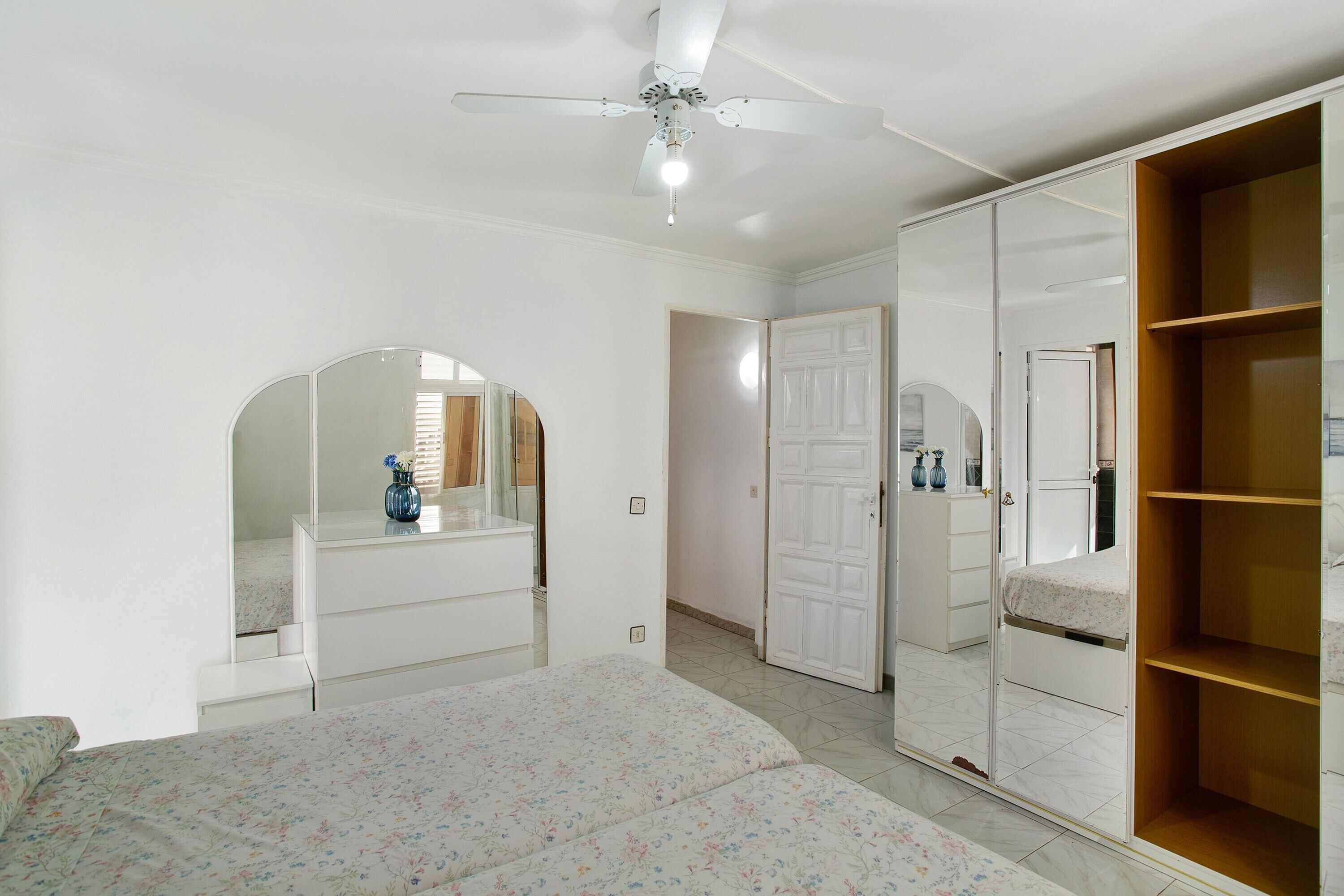 2 soverom, strykejern/-brett, wi-fi (inkludert) og sengetøy