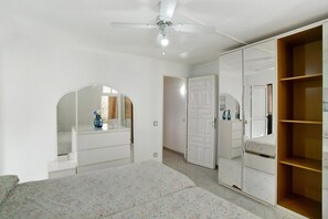 2 soverom, strykejern/-brett, wi-fi (inkludert) og sengetøy