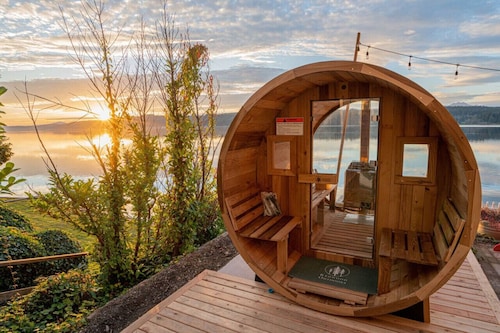 Fair Haven Oyster Beachfront Modern Paradise