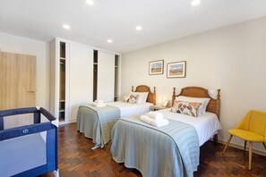 4 Schlafzimmer, Bügeleisen/Bügelbrett, kostenloses WLAN, Bettwäsche