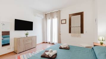 1 bedroom, iron/ironing board, free WiFi, bed sheets