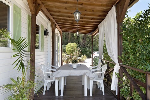 Mobile Home "Maria Marta" with Mountain View, Shared Pool & A/C