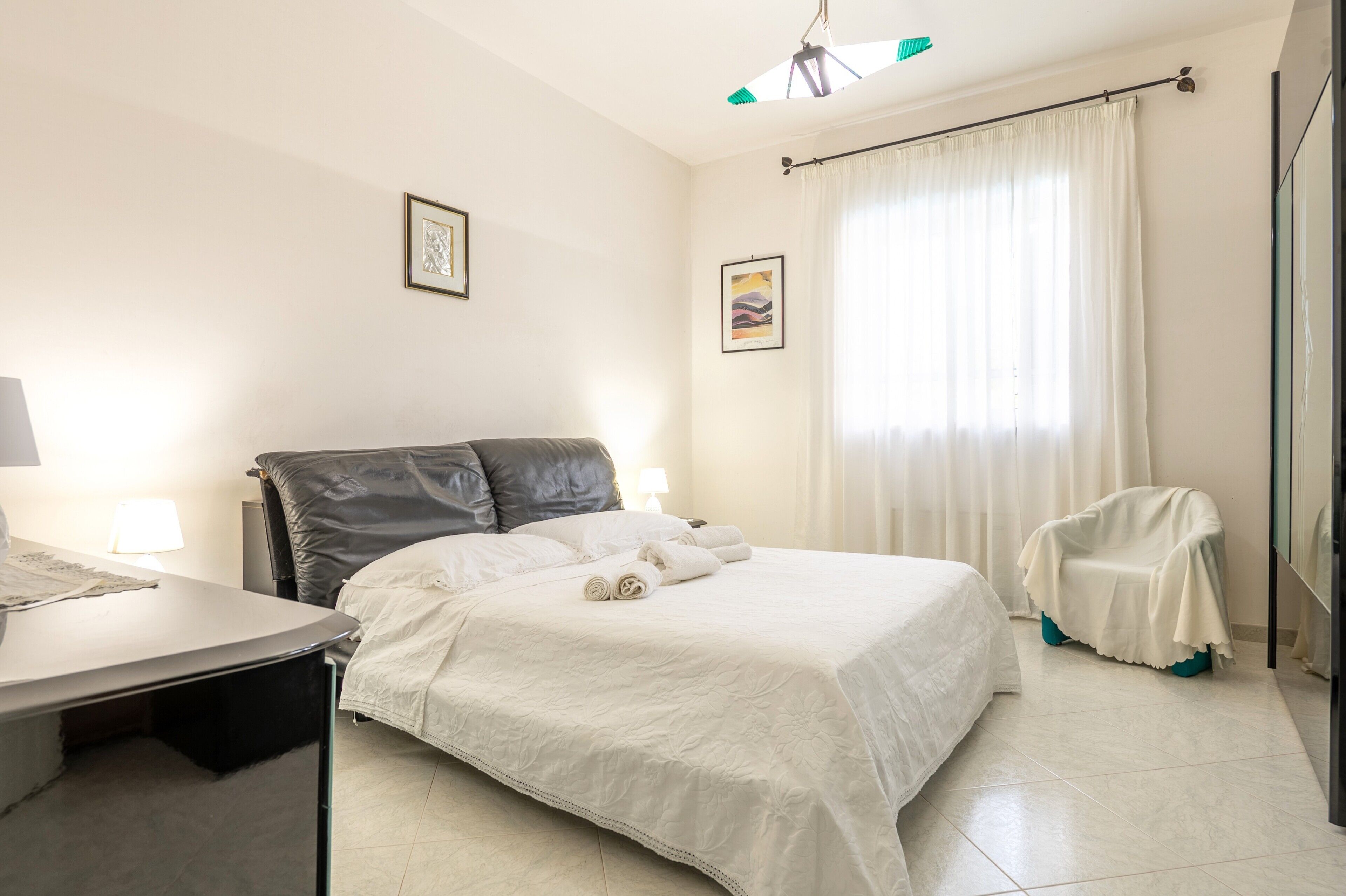 2 quartos, ferros/tábuas de passar roupa, Wi-Fi de cortesia