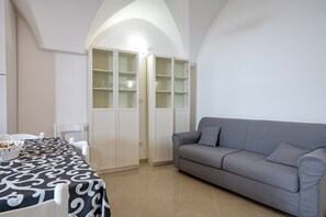 Living area - Studio Apartment 'Casa Roby' with Wi-Fi and Air Conditioning (Ceglie Messapica)