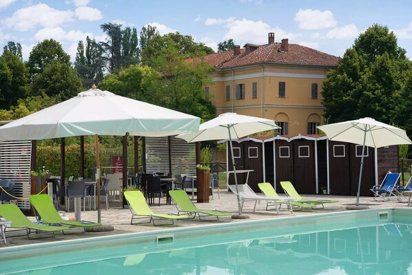 Pool - Studio Apartment 'Dimora Il Feudo Apt 29' with Shared Pool (ASTI)