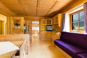 TV - Apartment 'Daniel 1 Stock' with Mountain View, Balcony and Wi-Fi (Ratschings)