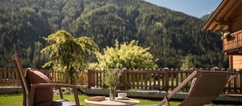 Apartment 'Sunnseit 3' with private garden and sauna