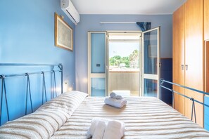 3 chambres, fer et planche à repasser, Wi-Fi gratuit, draps fournis