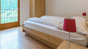3 bedrooms, free WiFi, bed sheets