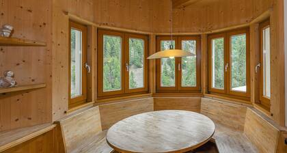 Apartment 'Brugghof Brugg' with Mountain View, Balcony and Wi-Fi