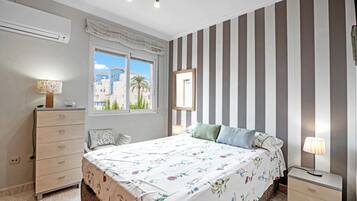 3 Schlafzimmer, BĂŒgeleisen/BĂŒgelbrett, kostenloses WLAN, BettwĂ€sche