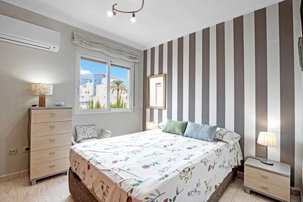 3 habitaciones, tabla de planchar con plancha y wifi gratis 