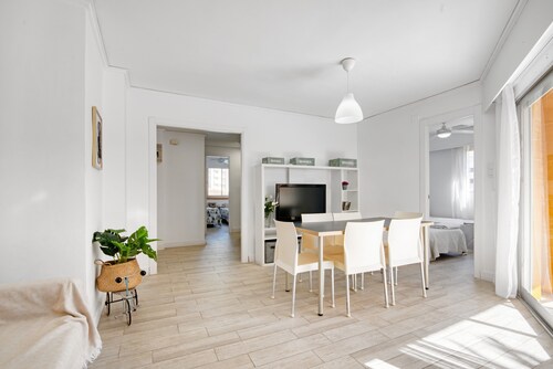 Apartment 'Roma' with Shared Pool, Wi-Fi and Air Conditioning