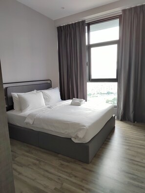 2 عدّة غرف نوم وواي فاي وملاءات أسرّة