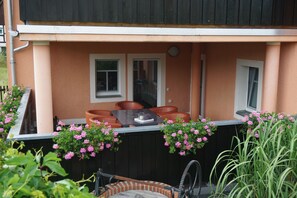 المنطقة المحيطة بالمنشأة