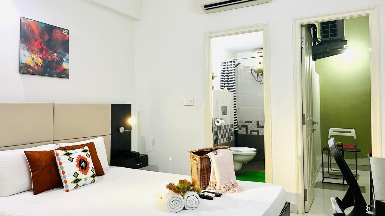 1 bedroom, desk, iron/ironing board, WiFi