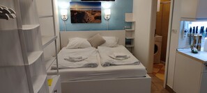 1 camera, culla da viaggio, Wi-Fi gratuito, lenzuola