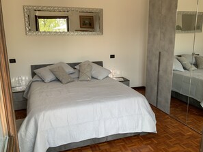 1 chambre, fer et planche Ă repasser, Wi-Fi gratuit, draps fournis