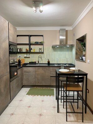 Fridge, microwave, oven, stovetop