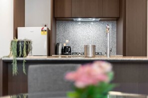 Fridge, microwave, oven, stovetop