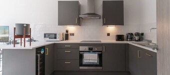Modern 1 Bedroom Apartment in Preston Centre