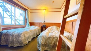 1 quarto, escrivaninha, ferros/tábuas de passar roupa, Wi-Fi de cortesia