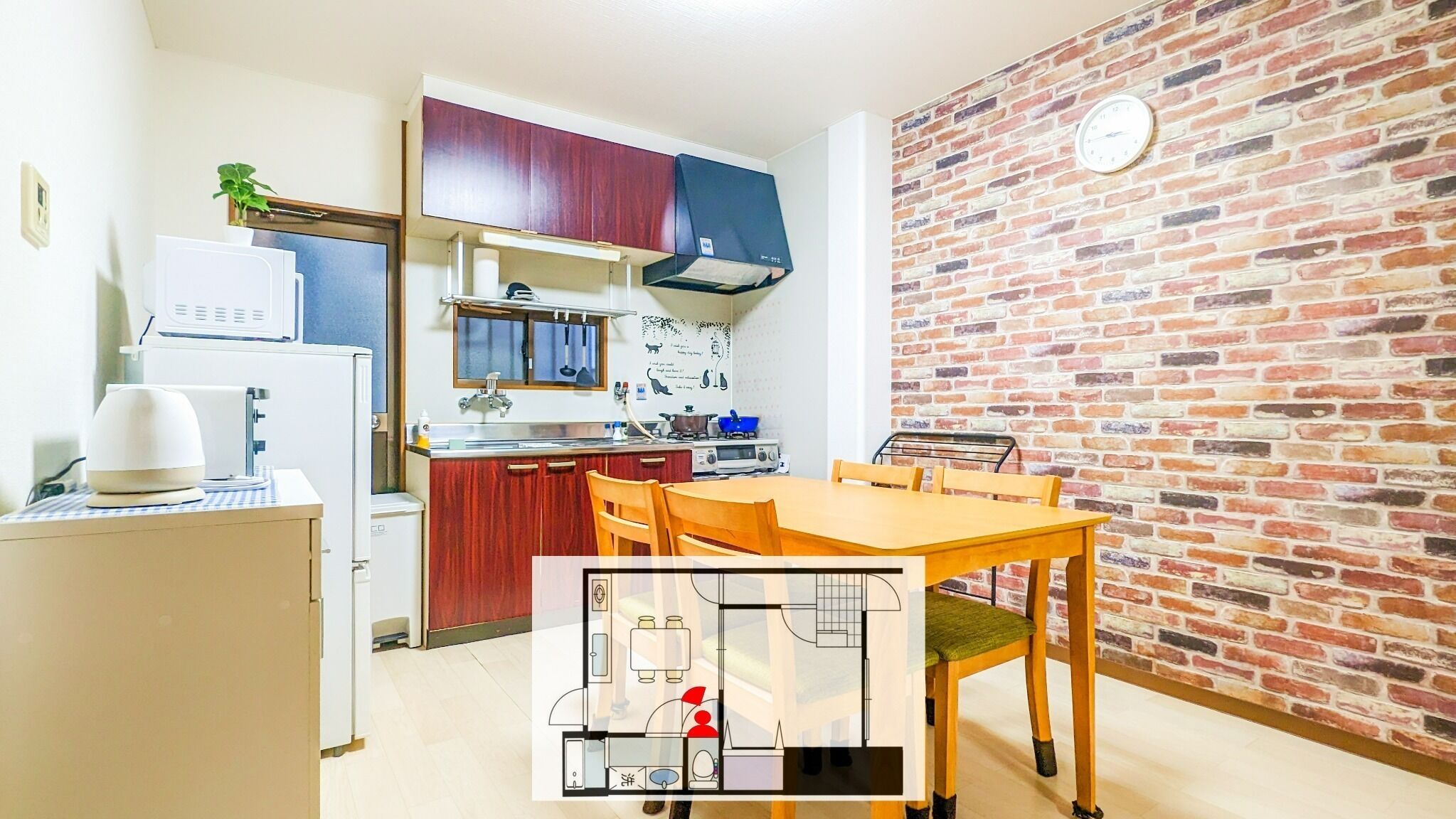 Fridge, microwave, stovetop, cookware/dishes/utensils