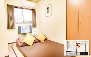1 bedroom, desk, free WiFi, bed sheets