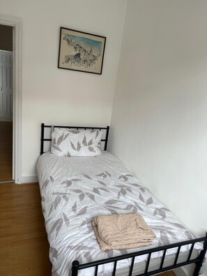 2 bedrooms, WiFi, bed sheets