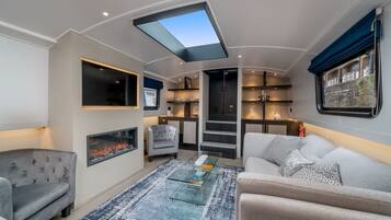 TV, fireplace, offices