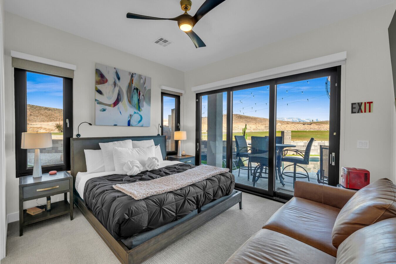 3 bedrooms, desk, iron/ironing board, travel cot