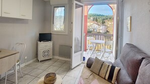 Unclassified image, 3 of 14, button - Studio with balcony - Wifi and pets allowed (Lamalou-les-Bains)