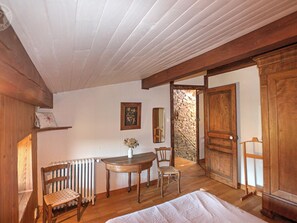 3 bedrooms, free WiFi - Cozy cottage in the heart of Pilat with stunning views (Doizieux)
