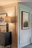 Superior Suite | Living area | 90-cm Smart TV with premium channels, TV, Netflix