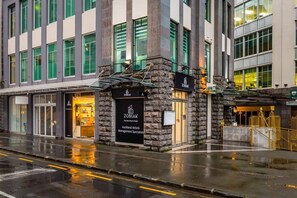 Exterior - Prime location - 2BR Urban retreat I Zodiak Stays (Auckland)