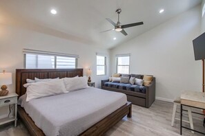 3 habitaciones, escritorio, tabla de planchar con plancha y wifi gratis 