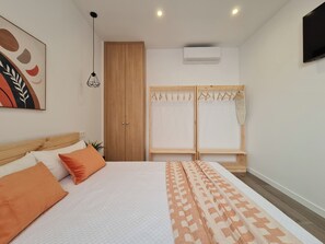 Apartment, 1 Queen-Bett und Schlafsofa, barrierefrei, mit Bad | 1 Schlafzimmer, Zimmersafe, Schreibtisch, laptopgeeigneter Arbeitsplatz