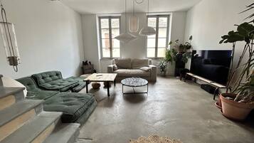 Télévision à écran plat