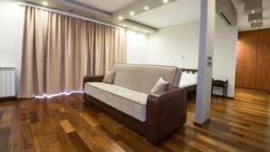Elite Studio | In-room safe