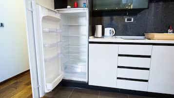 Studio Elite | Brankas dan Internet kabel gratis