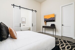 6 bedrooms, iron/ironing board, free WiFi, bed sheets