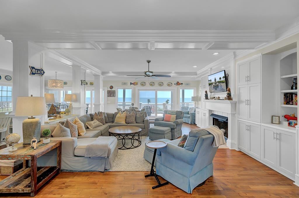 智能电视、电子游戏、桌上足球、乒乓球