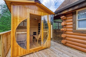 Sauna - Pet Friendly Secluded Setting Cabin Rental Wireless Internet Hot Tub Many Games (Sevierville)