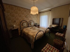 2 bedrooms, bed sheets