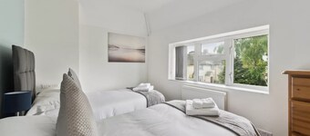 Spacious 3 Bed Semi Detached House in Oxford for Upto 7 Guests