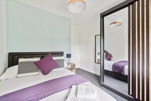 3 bedrooms, iron/ironing board, WiFi, bed sheets